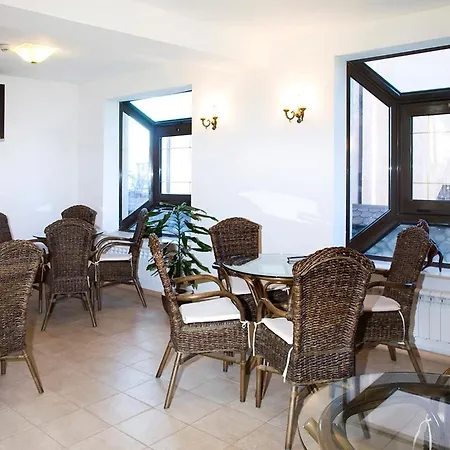 Aneli Hotel 3*