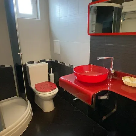 Aneli Hotel 3*